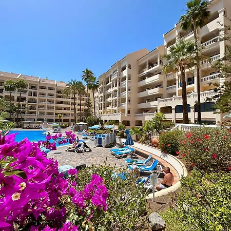 Pool And Sea View C013